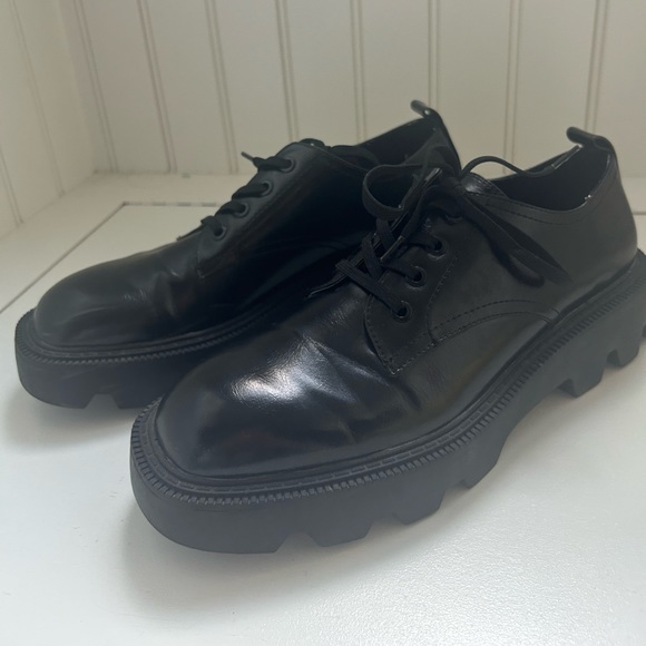 Size 10 Zara Platforms, Barely Worn. - Picture 3 of 3